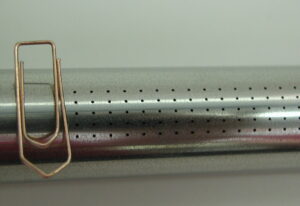 500 Laserbohrungen in ein Edelstahlrohr mit der Wandstärke 0,5mm 500 Laserbohrungen in ein Edelstahlrohr mit der Wandstärke 0,5mm